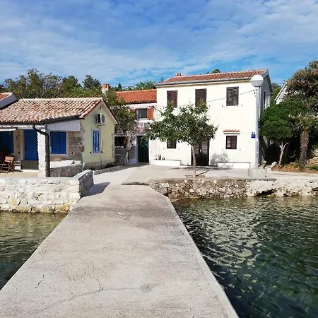 Edi Pogana Apartamento